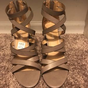 American Eagle Kinsley chunky wood heel sandal